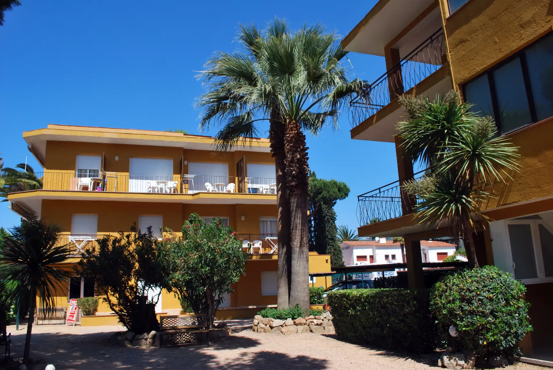 Zona verde Apartamentos Les Palmeres Platja d'Aro